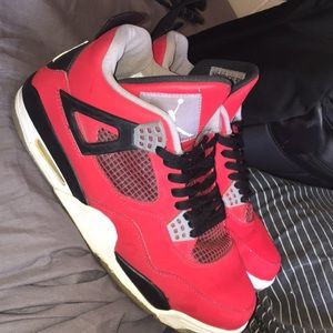 Air Jordan Toro 4s